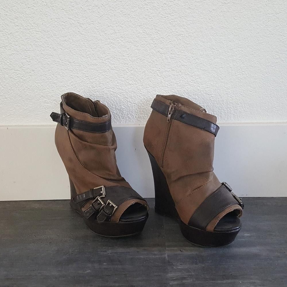 Designer Chocolate Buckle Detailed Booties Size US 7 / IT 37 - 2 Thumbnail