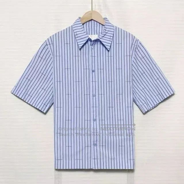 Givenchy Givenchy All-Over Letter Logo Short-Sleeve Shirt. Size US XXS / EU 40 - 1 Thumbnail