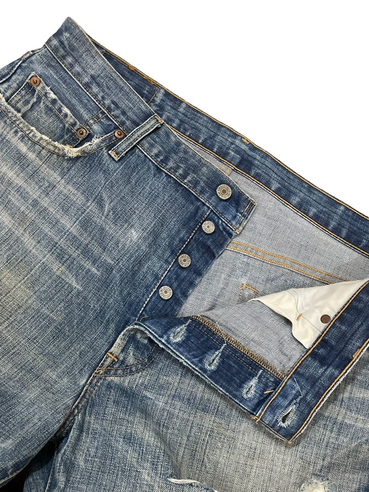 Levi's Vintage Clothing Vintage 90s Levi’s 501 Ripped Fade Wash Straight Loose Jeans Size US 36 / EU 52 - 9 Thumbnail
