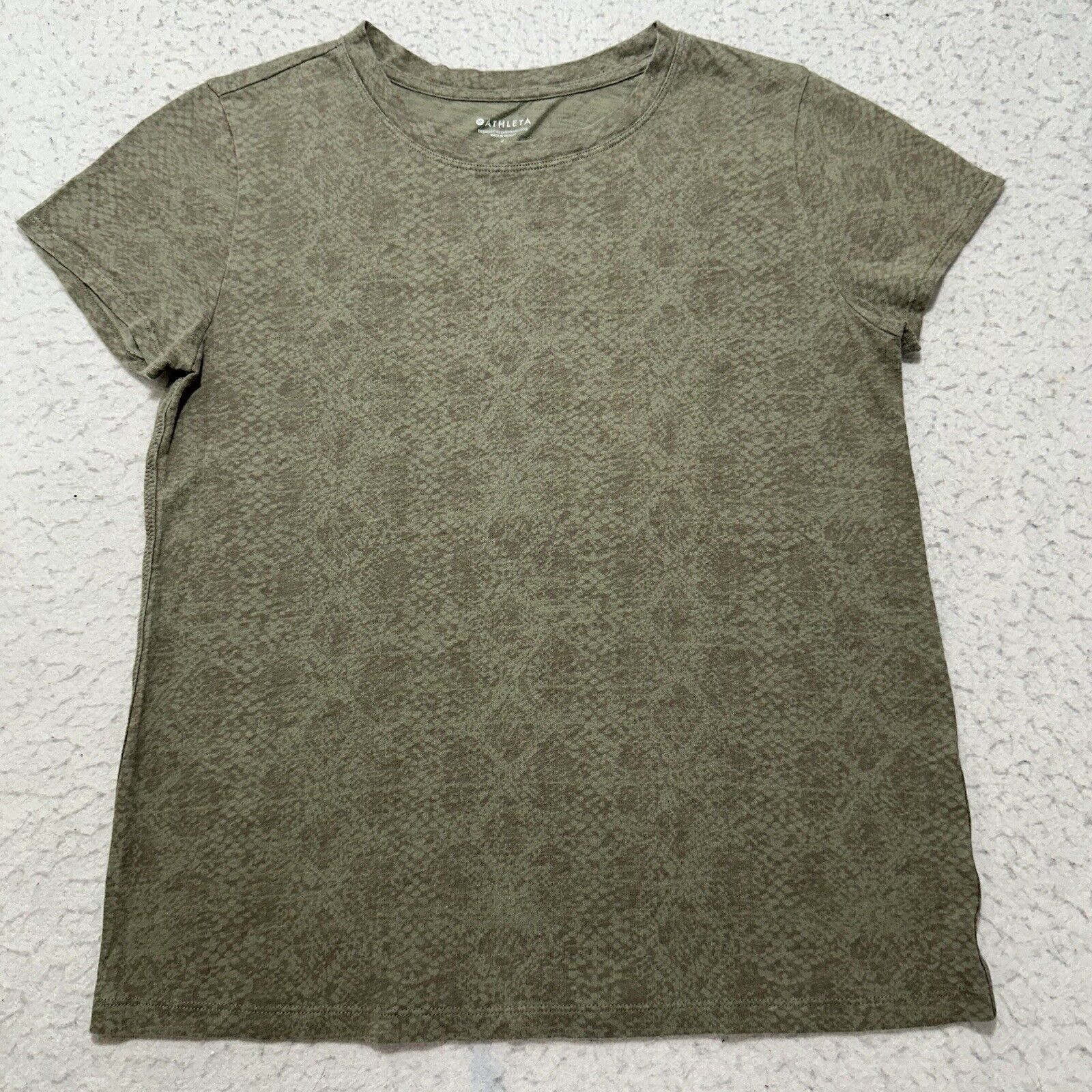 Athleta Athleta Small Green Crewneck Pullover T Shirt Snakeskin Size S / US 4 / IT 40 - 1 Thumbnail