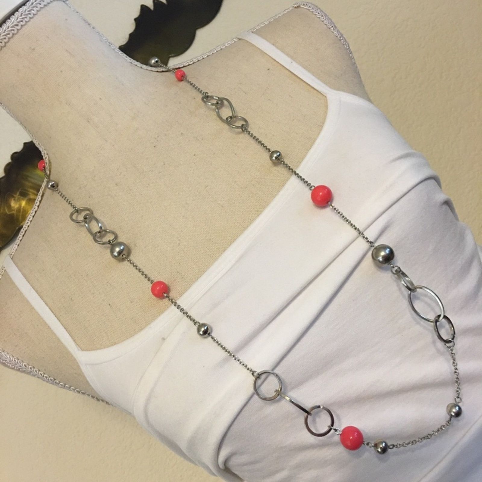 Vintage Vintage long silver tone chain pink pearl necklace Size ONE SIZE - 2 Thumbnail