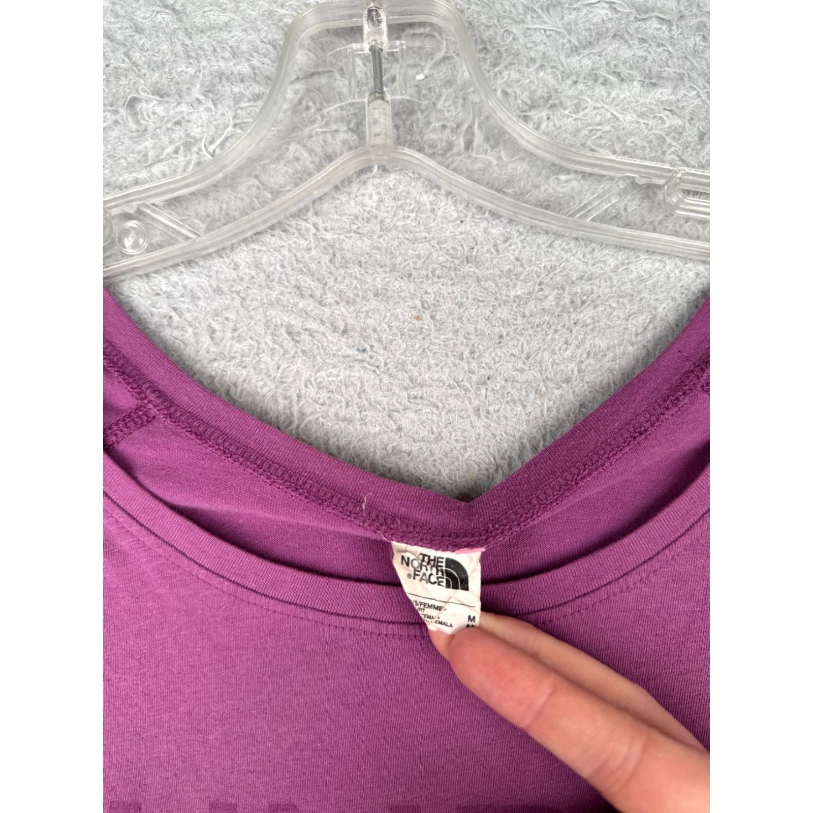 The North Face VINTAGE? No. The North Face Shirt Women M Purple Short Sleeve Crew Neck Poly Blend T-Shirt Womens Medium Purple Basic Outdoor 90s? Size M / US 6-8 / IT 42-44 - 7 Thumbnail