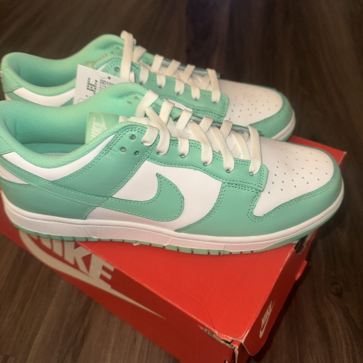 Nike Nike Dunk Low Green Glow Size 11.5W/10M 100% Authentic DS Size US 11.5 / IT 41.5 - 3 Thumbnail