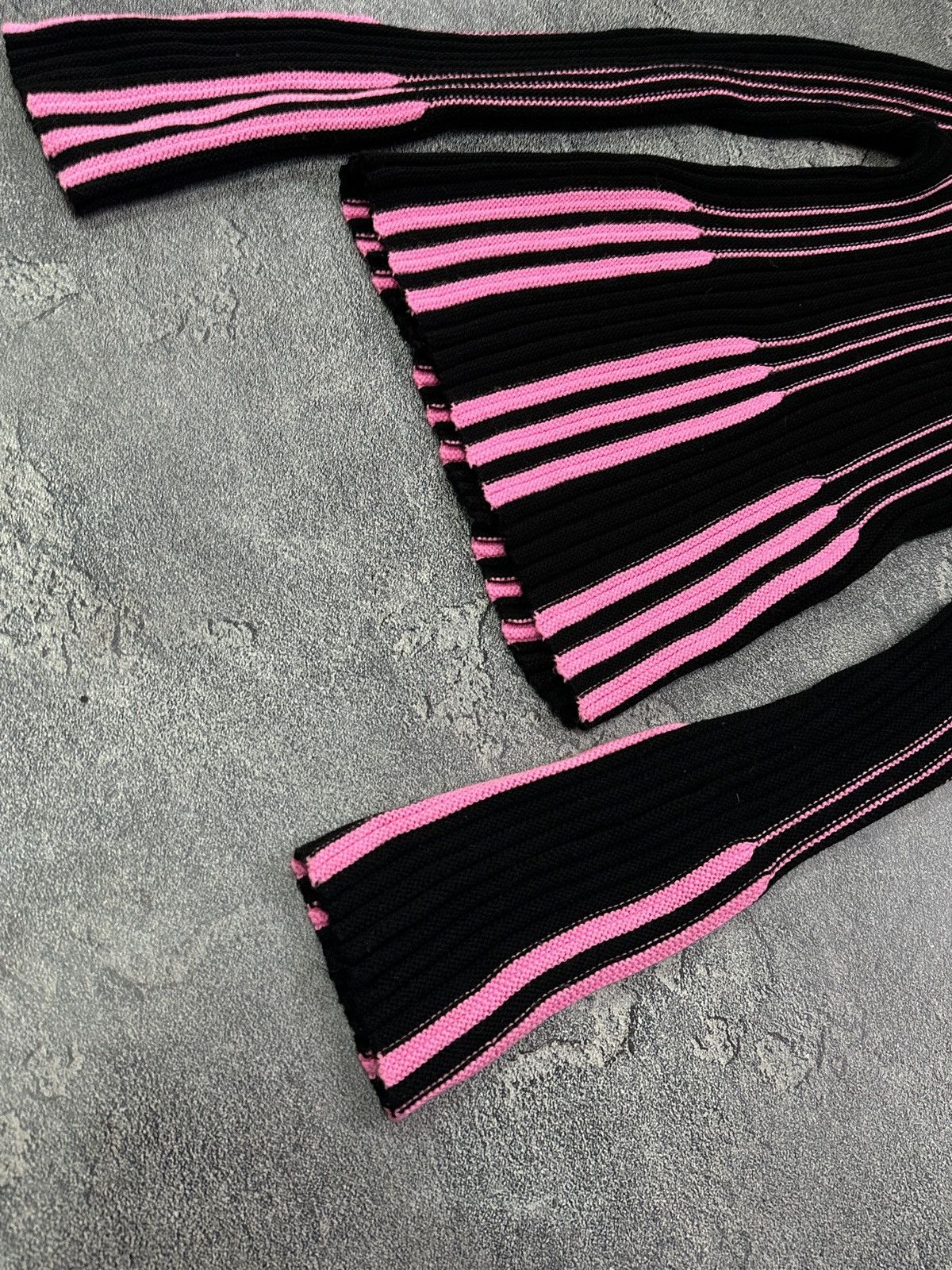Vintage Y2K Cyber Goth Striped Turtleneck Sweater Ribbed Knit Grunge Size S / US 4 / IT 40 - 4 Thumbnail