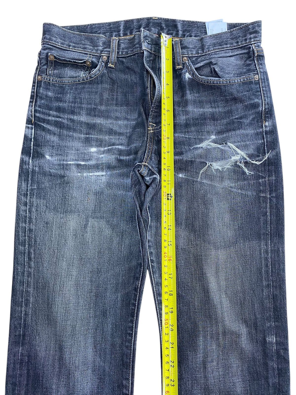 Uniqlo Vintage Japanese Uniqlo Faded Wash Loose Ripped Jeans Size US 33 - 6 Thumbnail