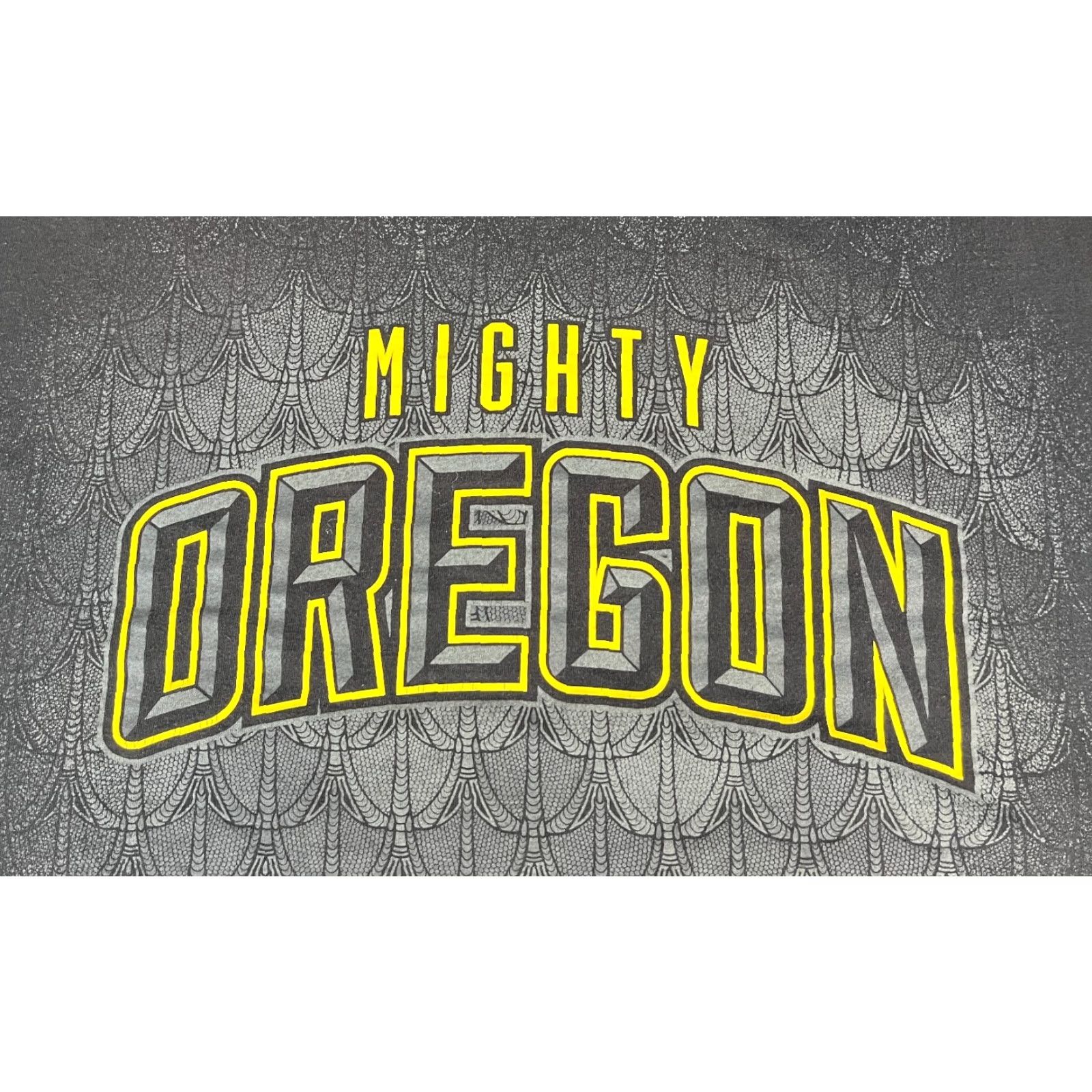 Vintage VINTAGE Men’s Mighty Oregon Graphic T-Shirt CSG Champs Sports Gear College 2XL Black Cotton Short Sleeve Crew Neck Size US XXL / EU 58 / 5 - 3 Thumbnail