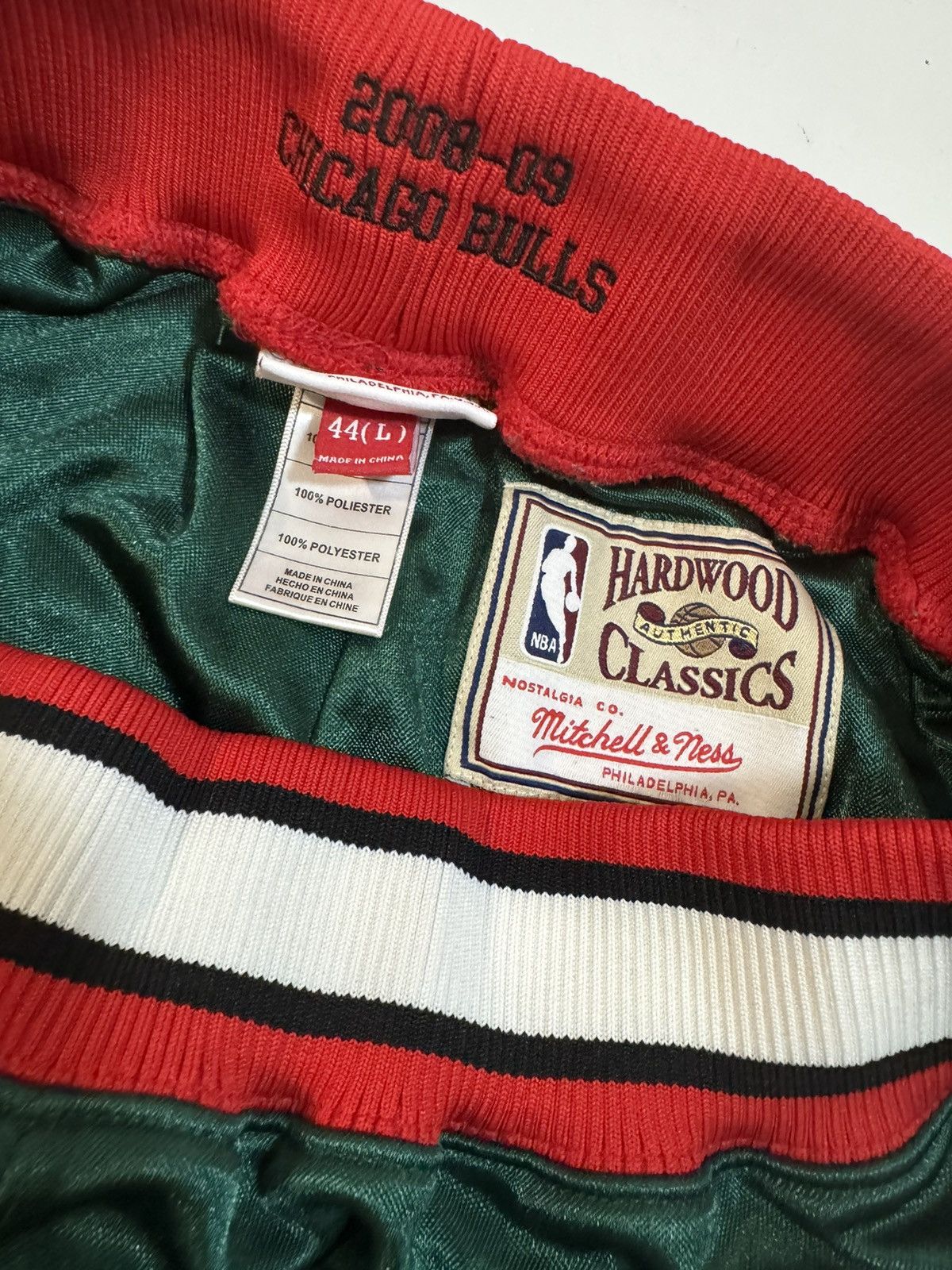 Mitchell & Ness Authentic Mitchell & Ness Chicago Bulls Shorts Size US 34 / EU 50 - 3 Thumbnail