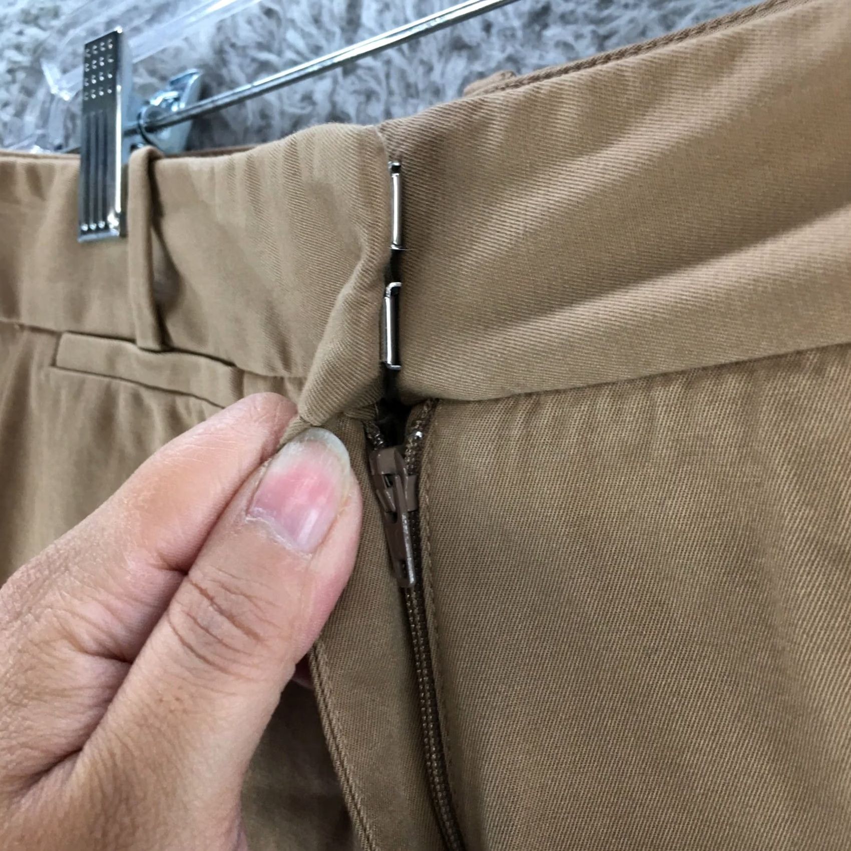 Talbots Talbots Signature Capri Cropped Pants Womens 12P Beige Mid Rise Zip Fly Casual Size 34" / US 12 / IT 48 - 4 Thumbnail