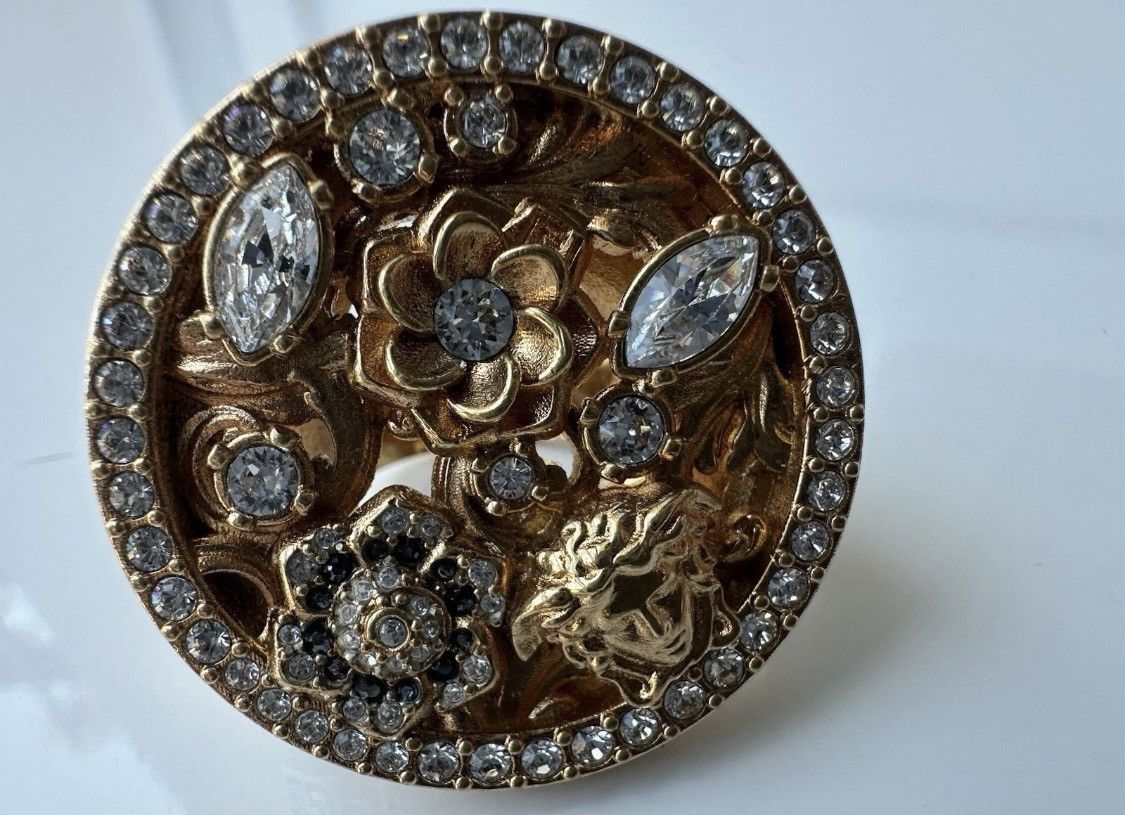 Versace Versace Ring Crystals Flowers Gold Medusa! Size ONE SIZE - 2 Thumbnail