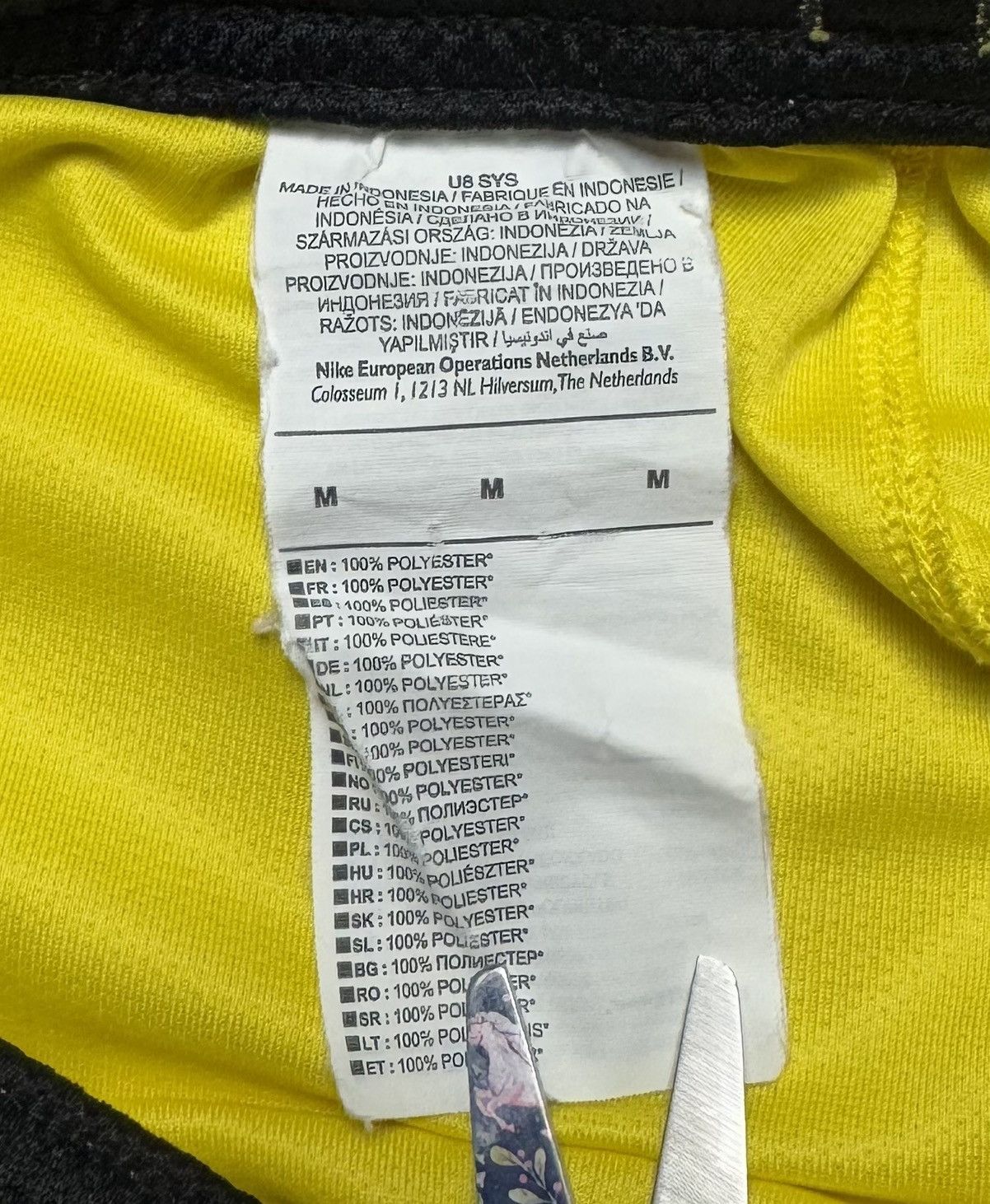 Nike Nike England 2018 2019 Goalkeeper Football Soccer Shorts Size US 32 / EU 48 - 9 Thumbnail