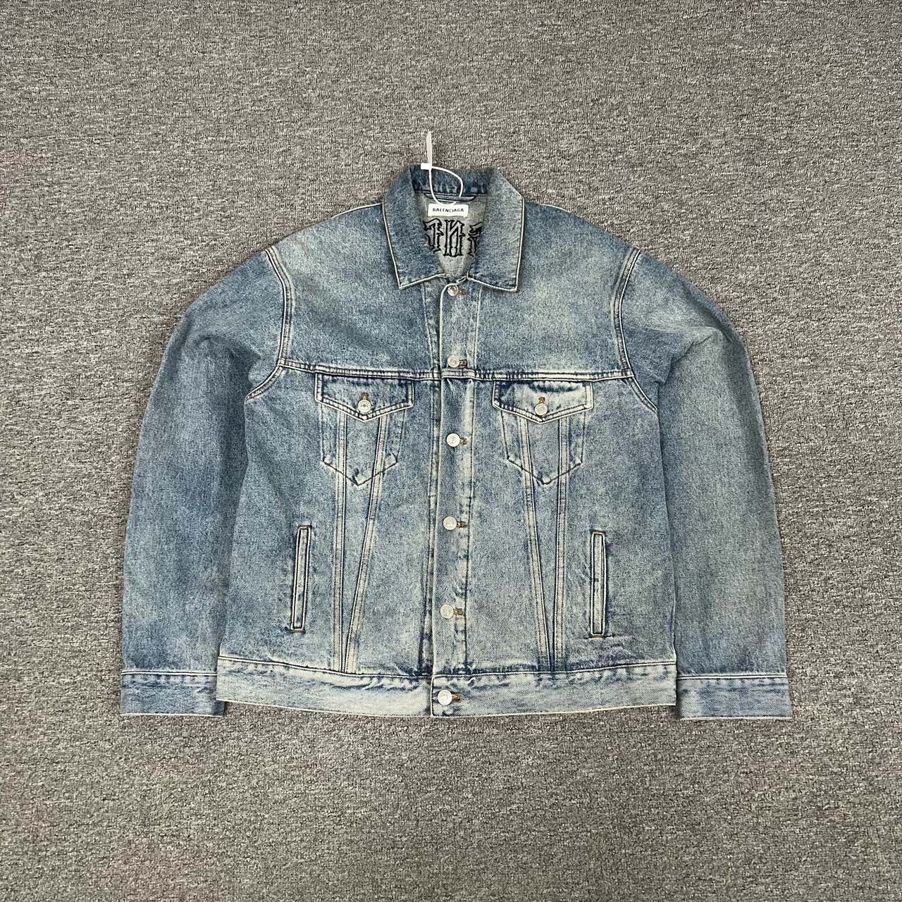 Balenciaga Balenciaga Sanskrit embroidery logo washed denim jacket siz Size US M / EU 48-50 / 2 - 2 Thumbnail