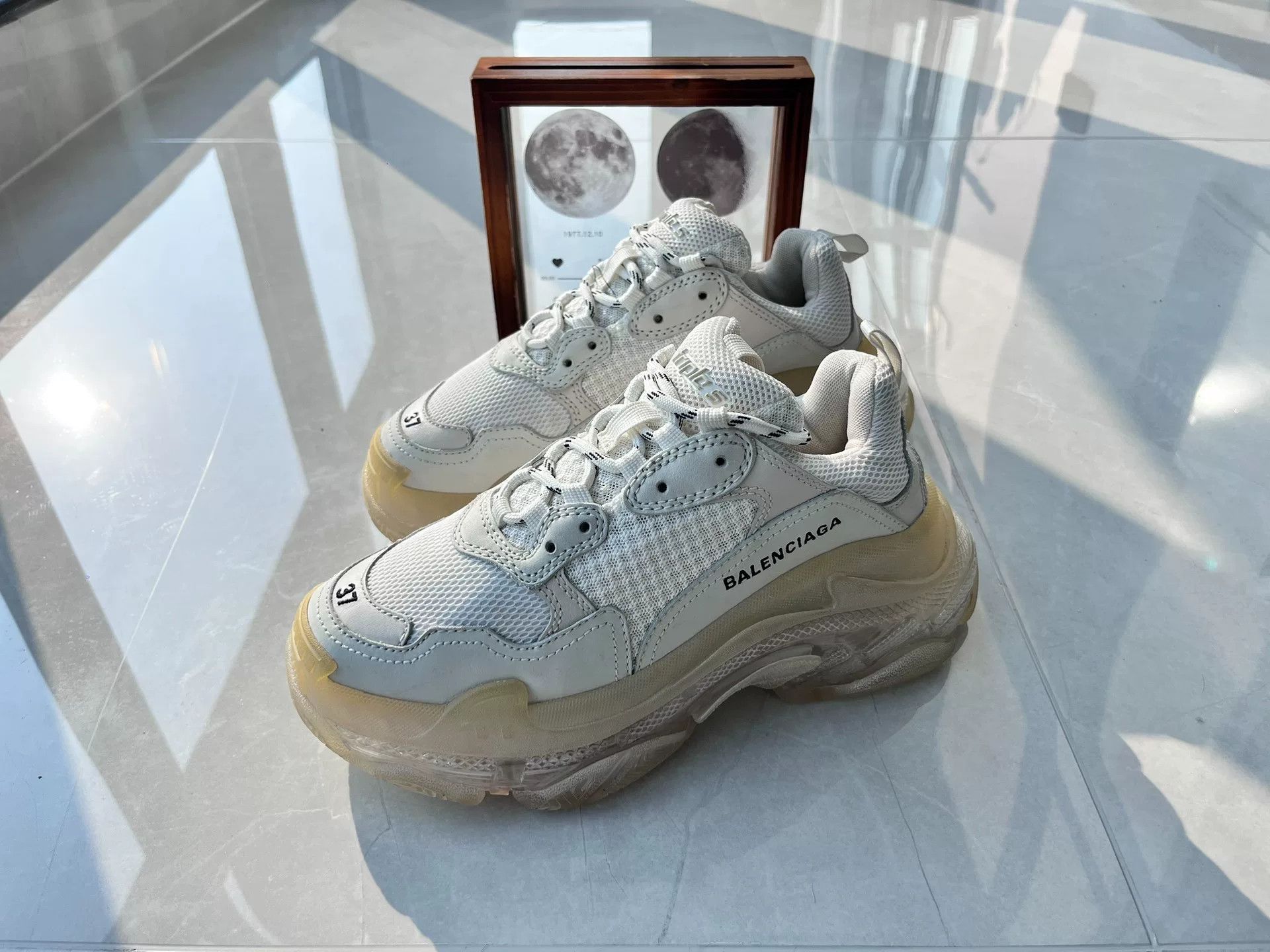Balenciaga Balenciaga White Lowtop Sneakers it_37 Women Size US 7 / IT 37 - 1 Thumbnail