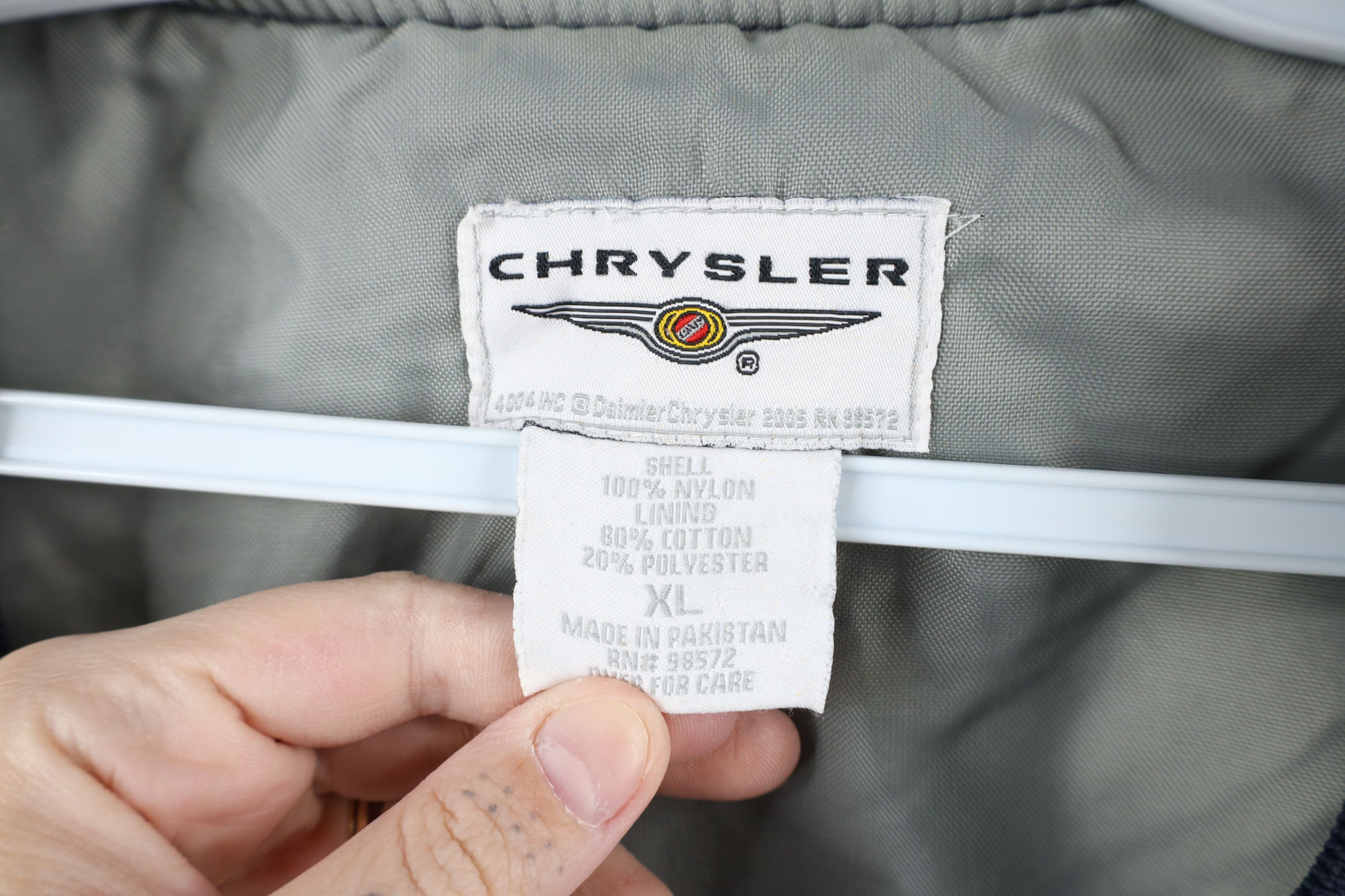 Vintage Vintage Y2K 2005 Out Script Chrysler Car Windbreaker Jacket Size US XL / EU 56 / 4 - 9 Thumbnail