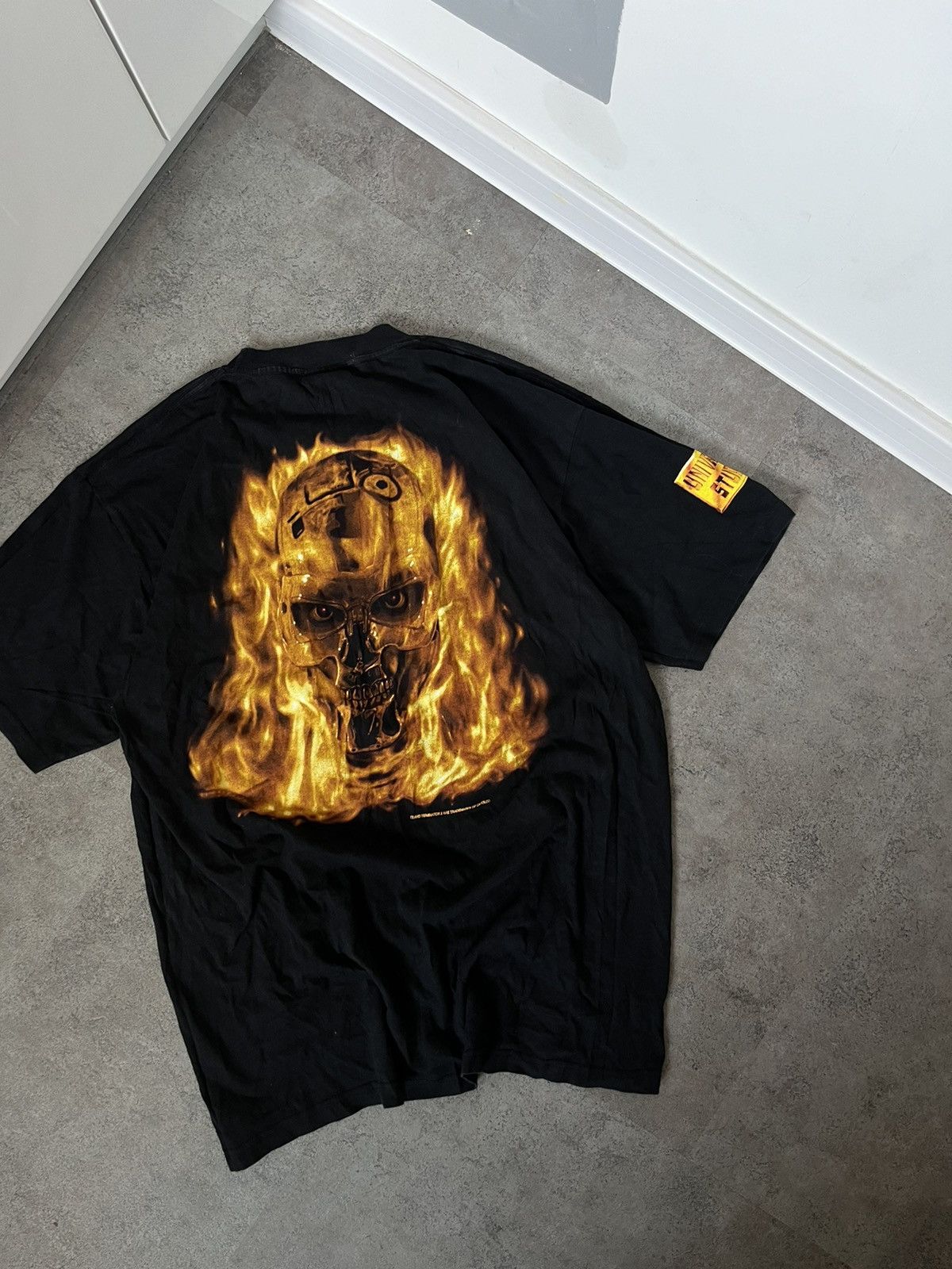 Universal Studios × Vintage Vintage Universal Studios Terminator 2 T-Shirt Made In USAXL Size US XL / EU 56 / 4 - 2 Thumbnail