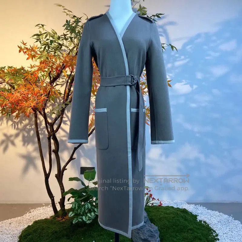 Max Mara MaxMara Women's Light Gray Wool Coat . Size M / US 6-8 / IT 42-44 - 2 Thumbnail