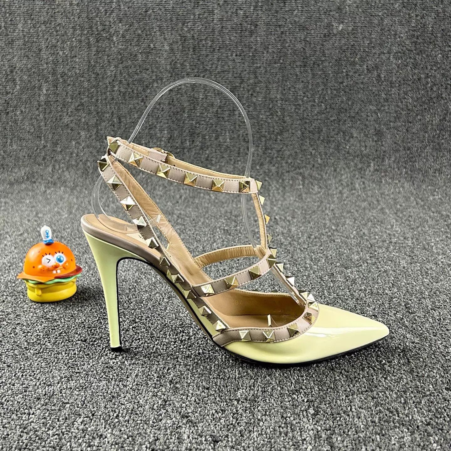 Valentino Valentino Yellow Heels 37 Riveted Ring Size US 6.5 / IT 36.5 - 4 Thumbnail