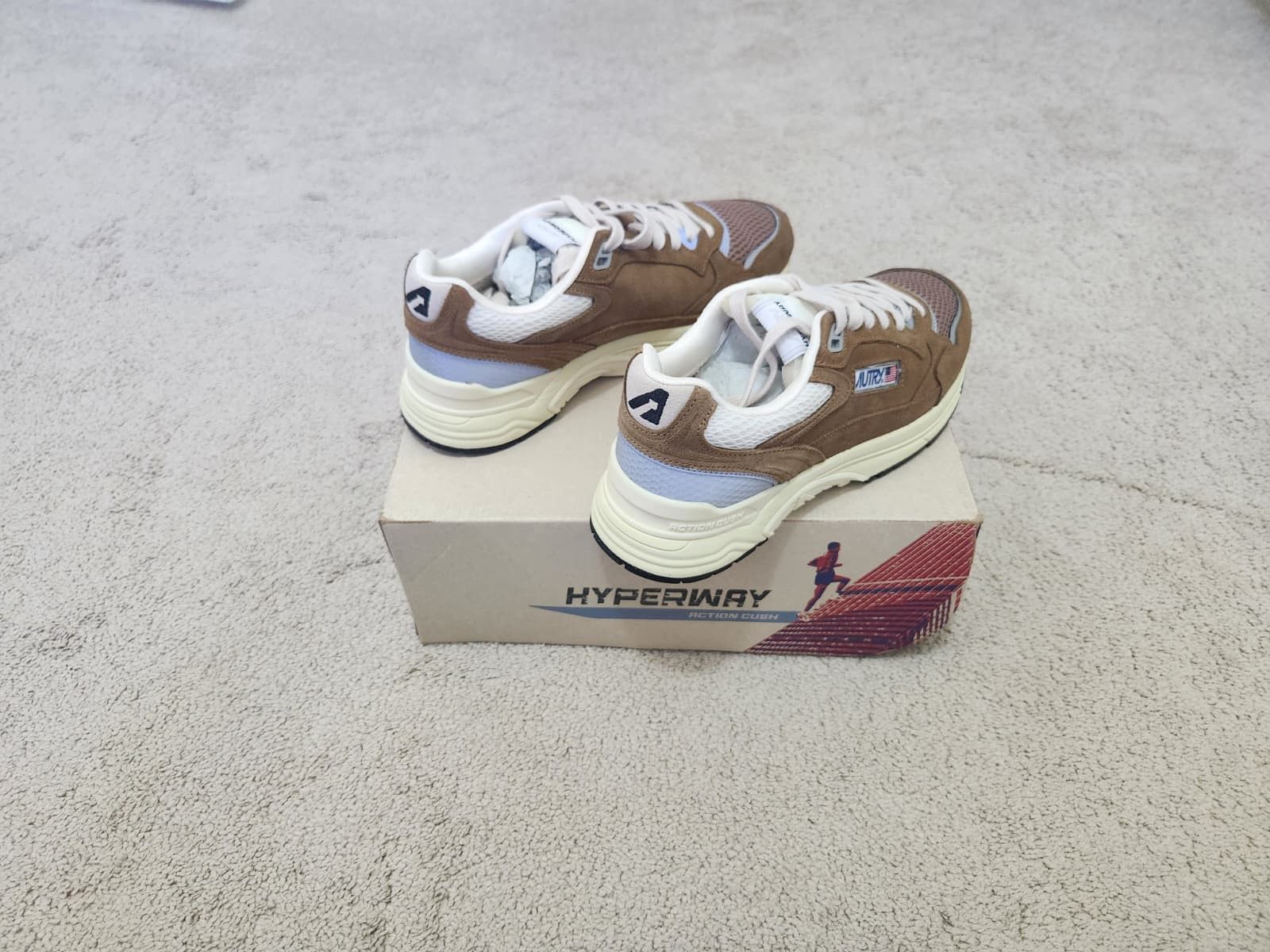 AUTRY Autry Hyperway Low Man Sneakers – Cigar/Silver Size US 9 / EU 42 - 4 Thumbnail