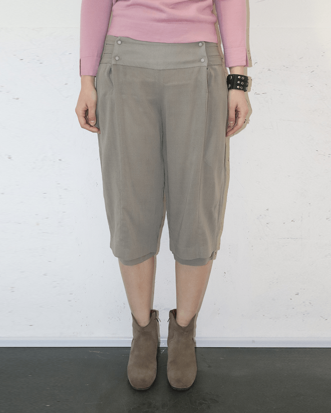 Bruno Pieters Bruno Pieters Waist Button Detail Shorts Size 25" / US 0 / IT 36 - 2 Thumbnail
