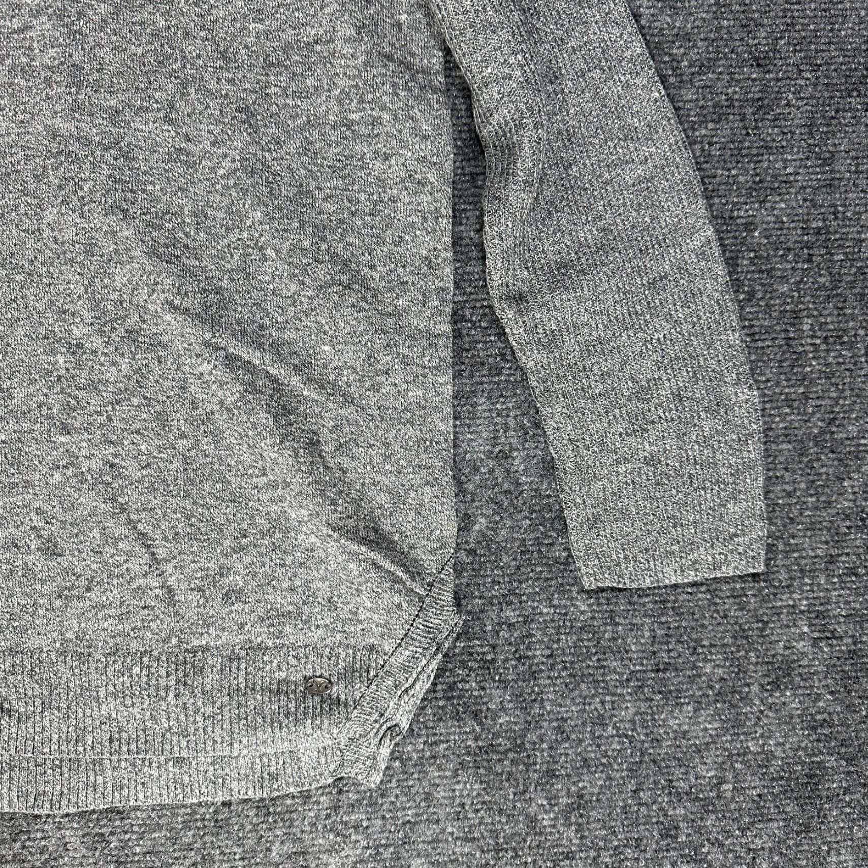 American Eagle Outfitters American Eagle Outfitters Sweater Womens Large Gray Cotton V-Neck Split Hem Ribbed Sleeve Size L / US 10 / IT 46 - 2 Thumbnail