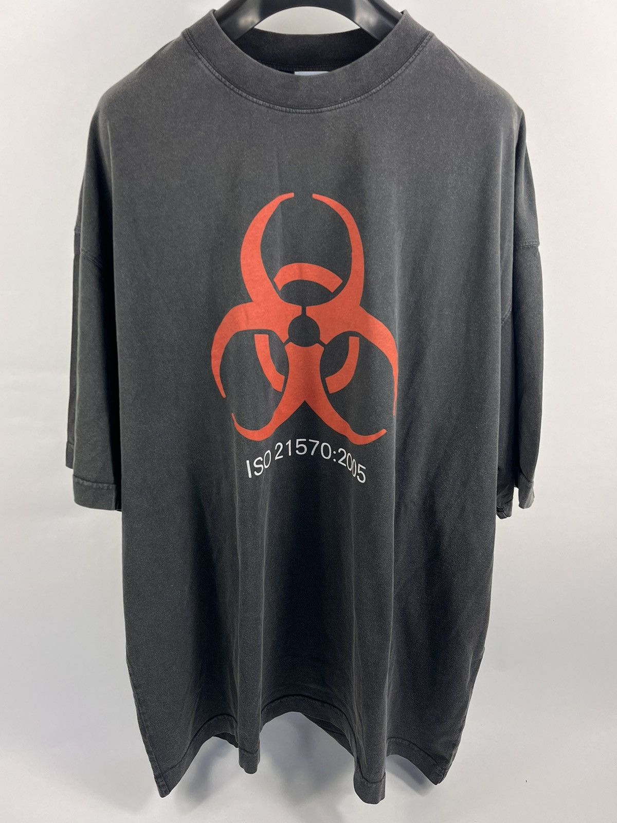 Vetements Vetements SS18 Genetically Modified tee | Grailed