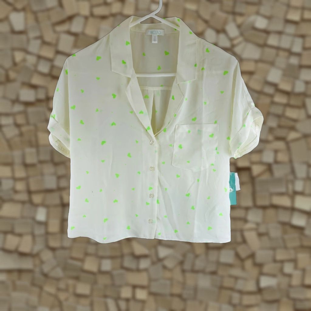 Vintage ABOUND Crop Shirt Women's Size XXS White Button Down w/ Heart Print & Pocket NWT Size XXS / US 00 / IT 34 - 1 Thumbnail