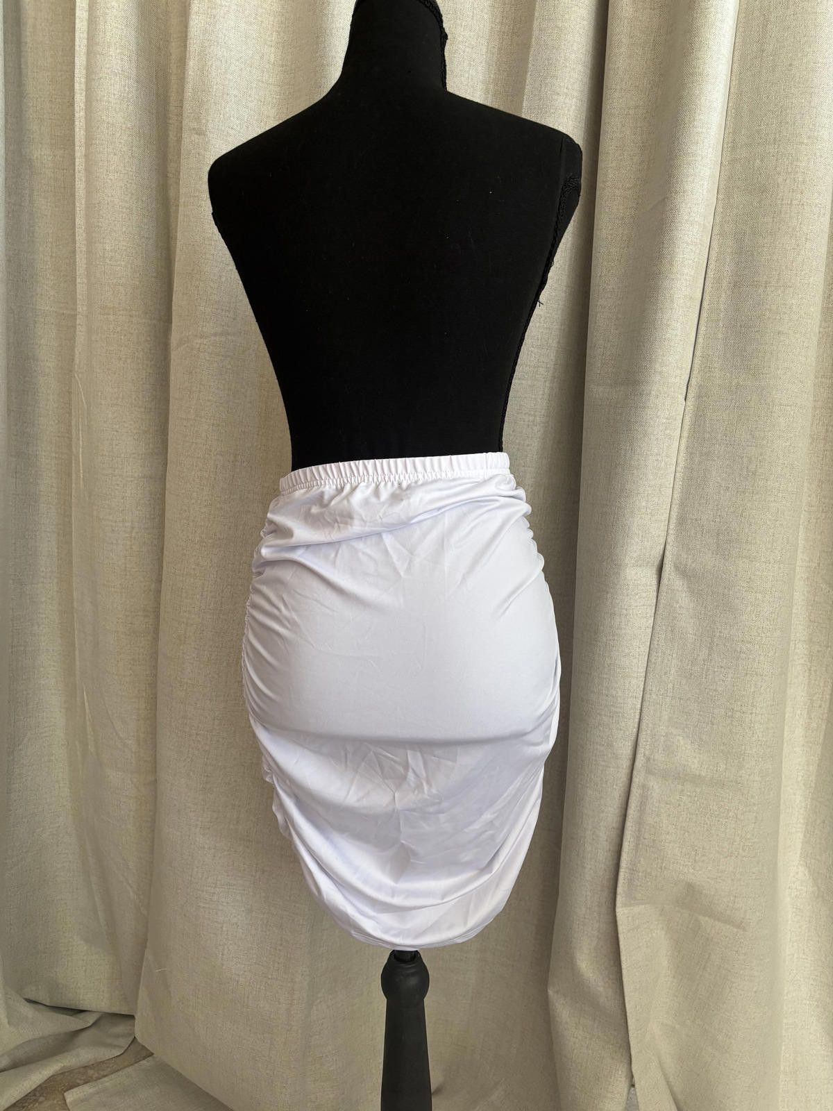 The Unbranded Brand Y2K inspo White Ruched Mini Skirt with Elastic Waistband NWT Size 30" / US 8 / IT 44 - 3 Thumbnail