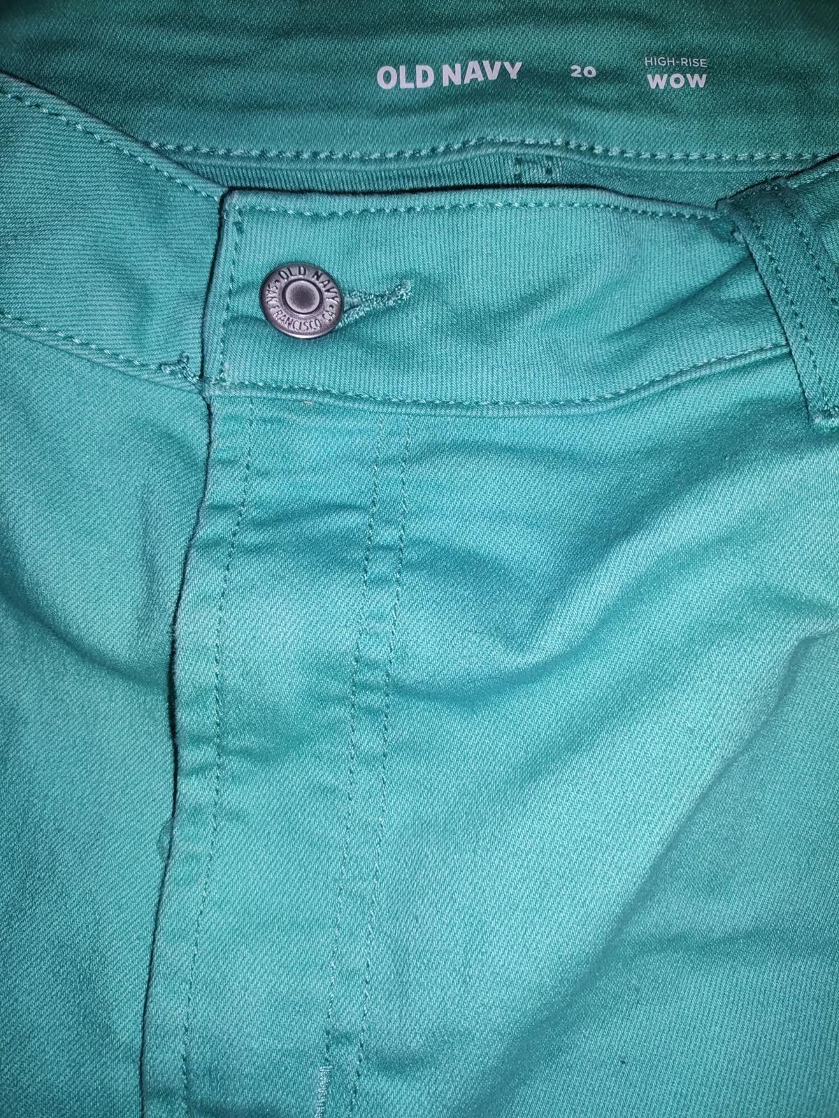 Old Navy Old Navy Women's High-Rise Casual Shorts Size 20 Size 42" / US 20 - 3 Thumbnail