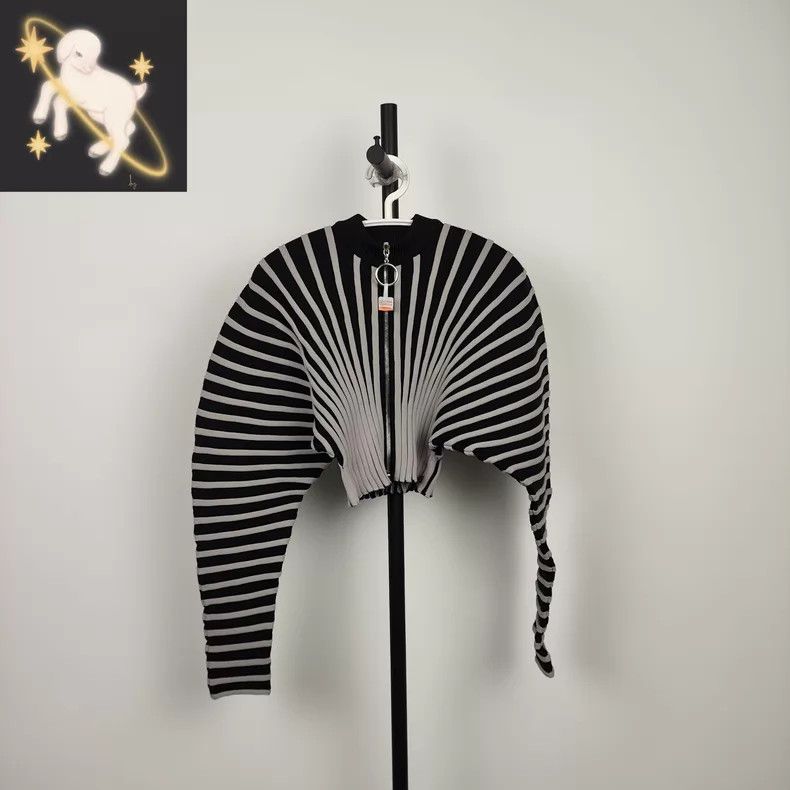 Louis Vuitton Louis Vuitton 2020 Early Spring Show Knit Stripes sweater Size S / US 4 / IT 40 - 1 Thumbnail