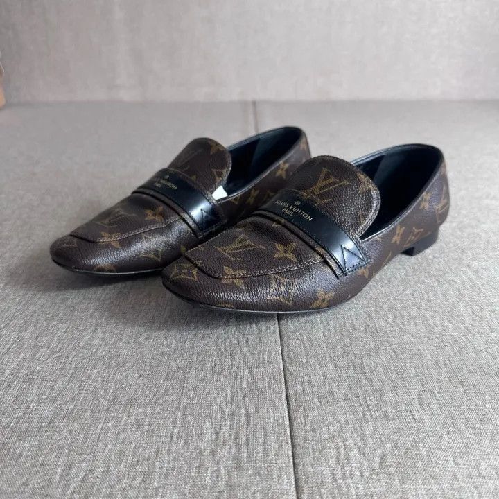 Louis Vuitton Louis Vuitton Classic Flat Shoes for Women -2508 Size US 7 / IT 37 - 1 Thumbnail