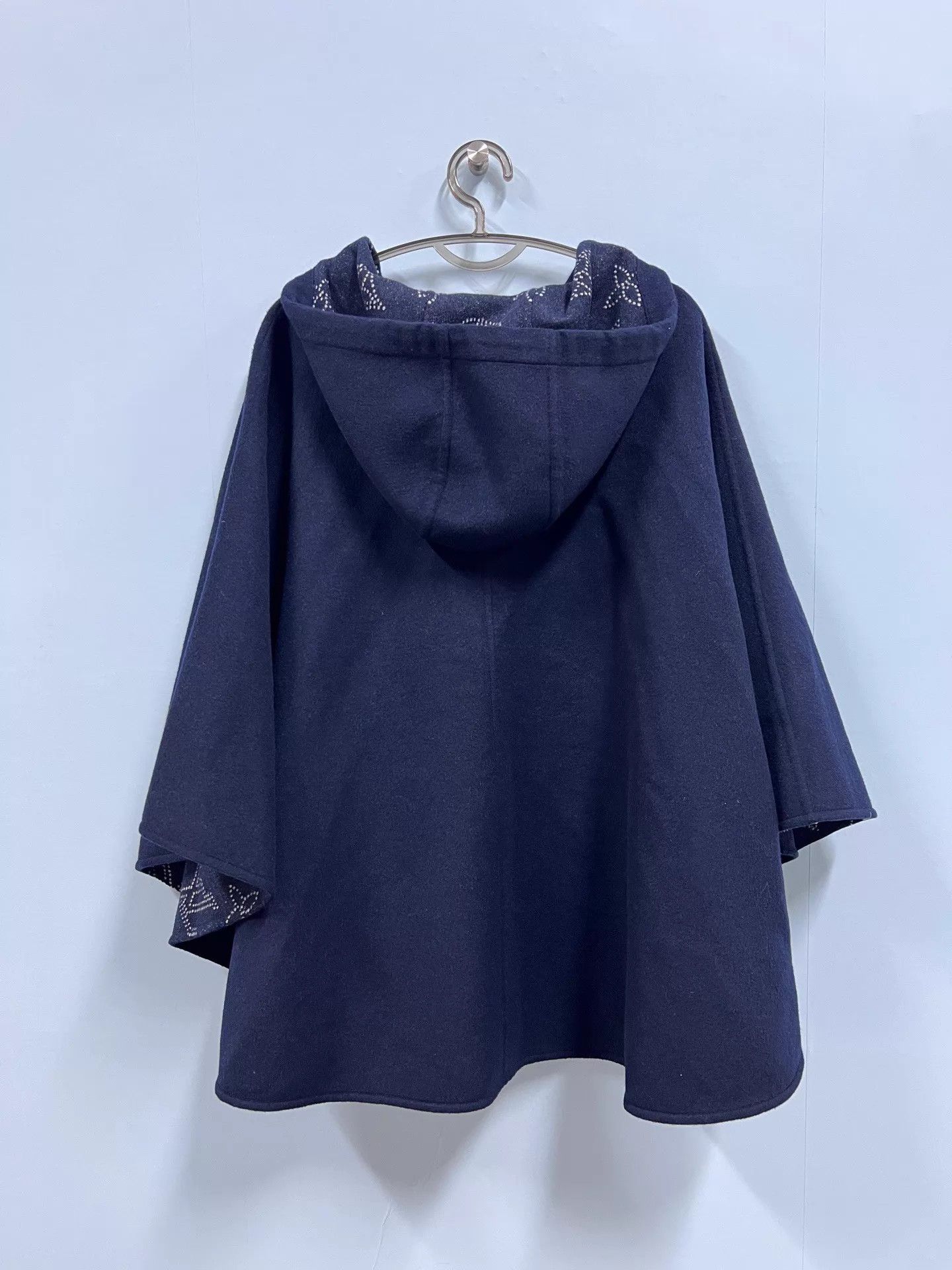Louis Vuitton LV Mint Navy Monogram Print Reversible Cloak Size ONE SIZE - 3 Thumbnail