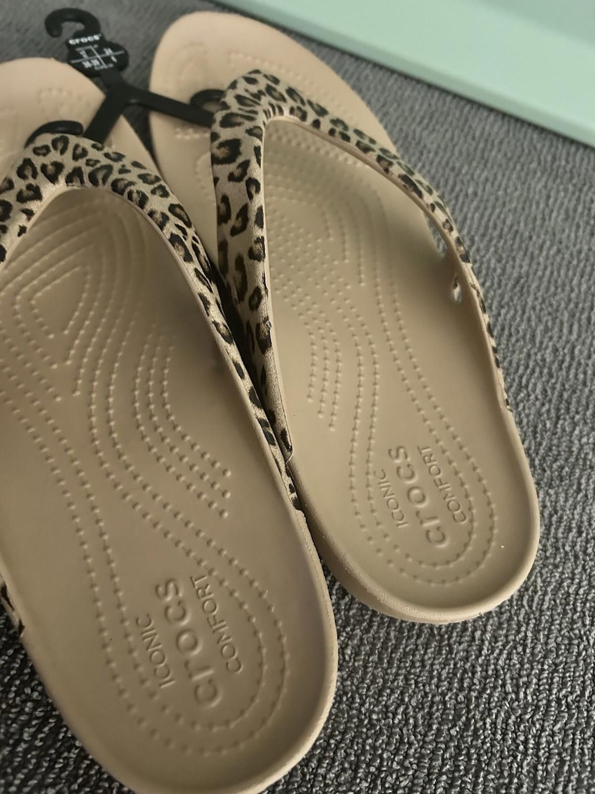 Crocs Crocs Kadee II Leopard Animal Print Womens Flip Flops Size 8 Size US 8 / IT 38 - 4 Thumbnail