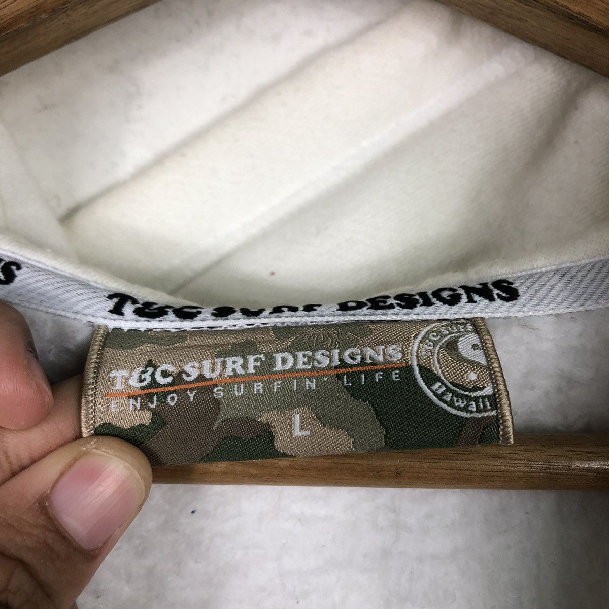 Japanese Brand T&C Surf Designs “GOD 69” Camo Star Graphic Rare Hawaii Era Size US L / EU 52-54 / 3 - 22 Thumbnail