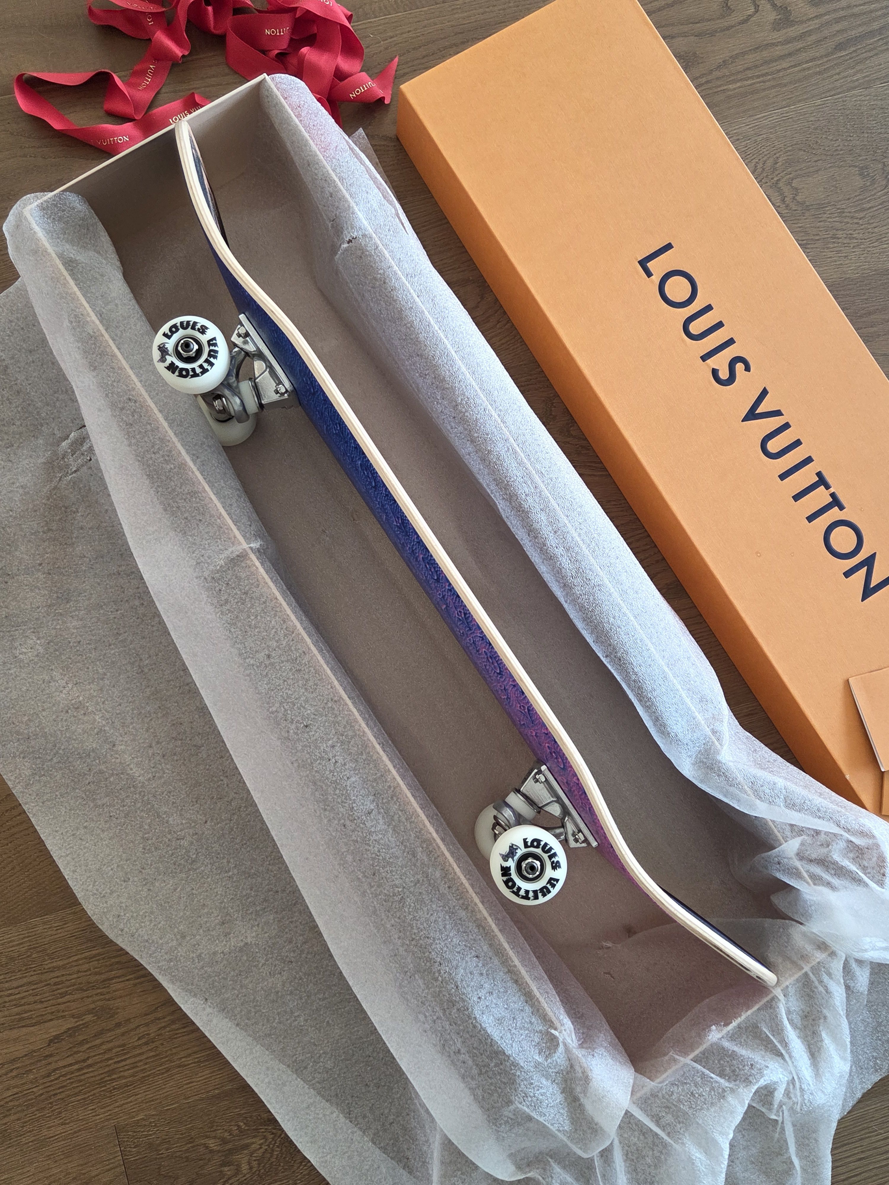 Louis Vuitton NIB Louis Vuitton illusion logo pink blue skateboard 🛹 Size ONE SIZE - 9 Thumbnail