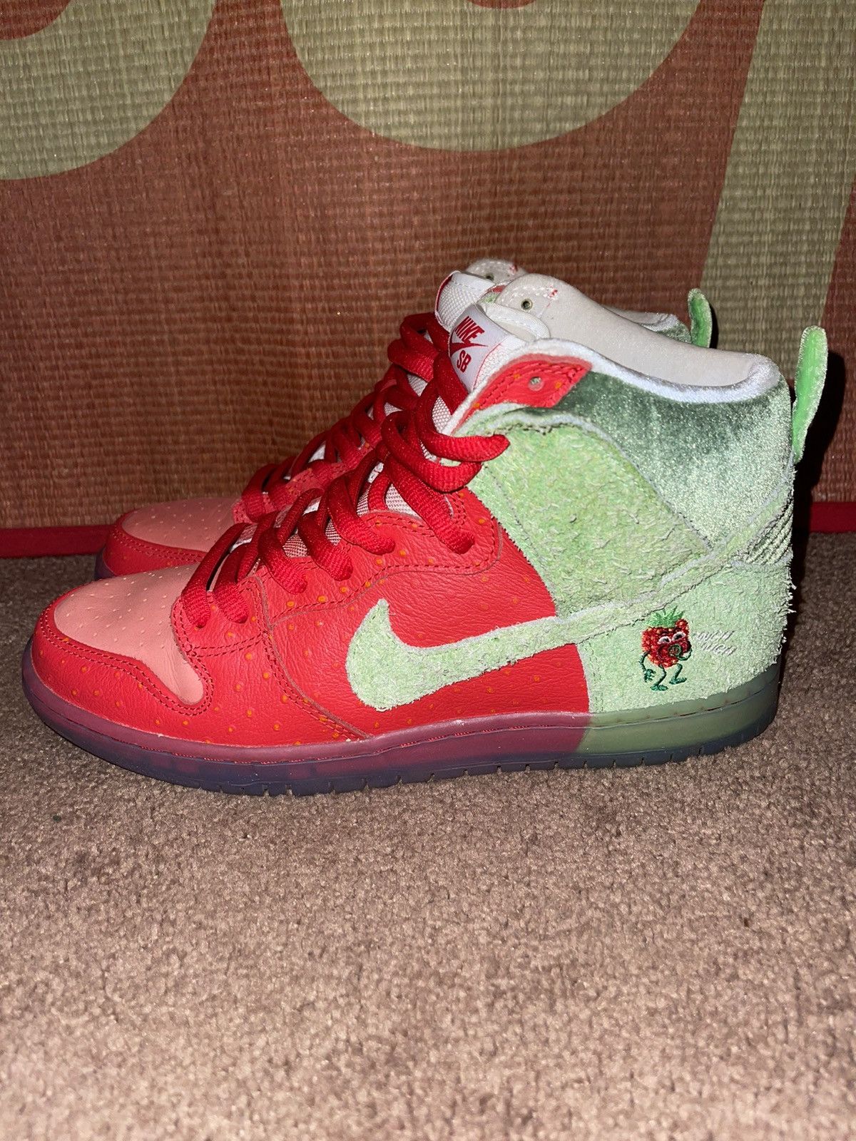 Nike SB Strawberry Cough 420