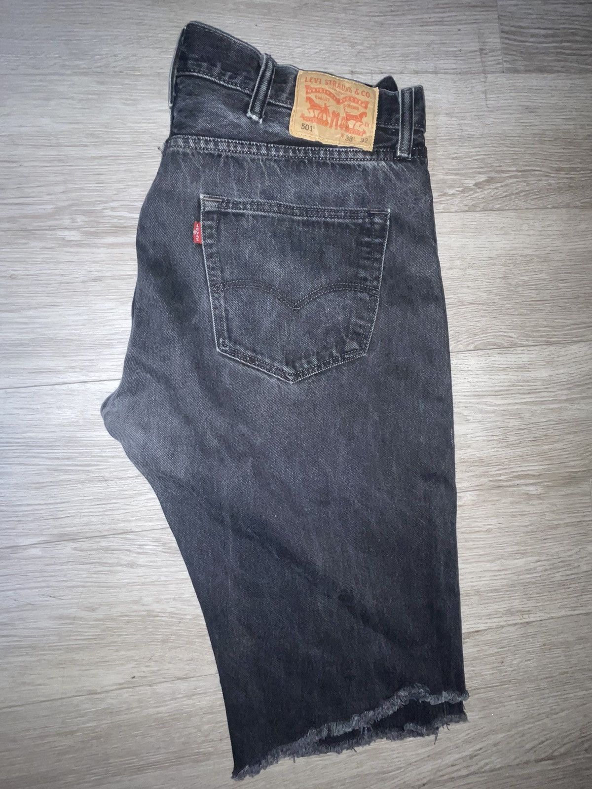 Levi's Vintage 501 Original Levi’s Cutoff Jean Shorts Size US 38 / EU 54 - 3 Thumbnail