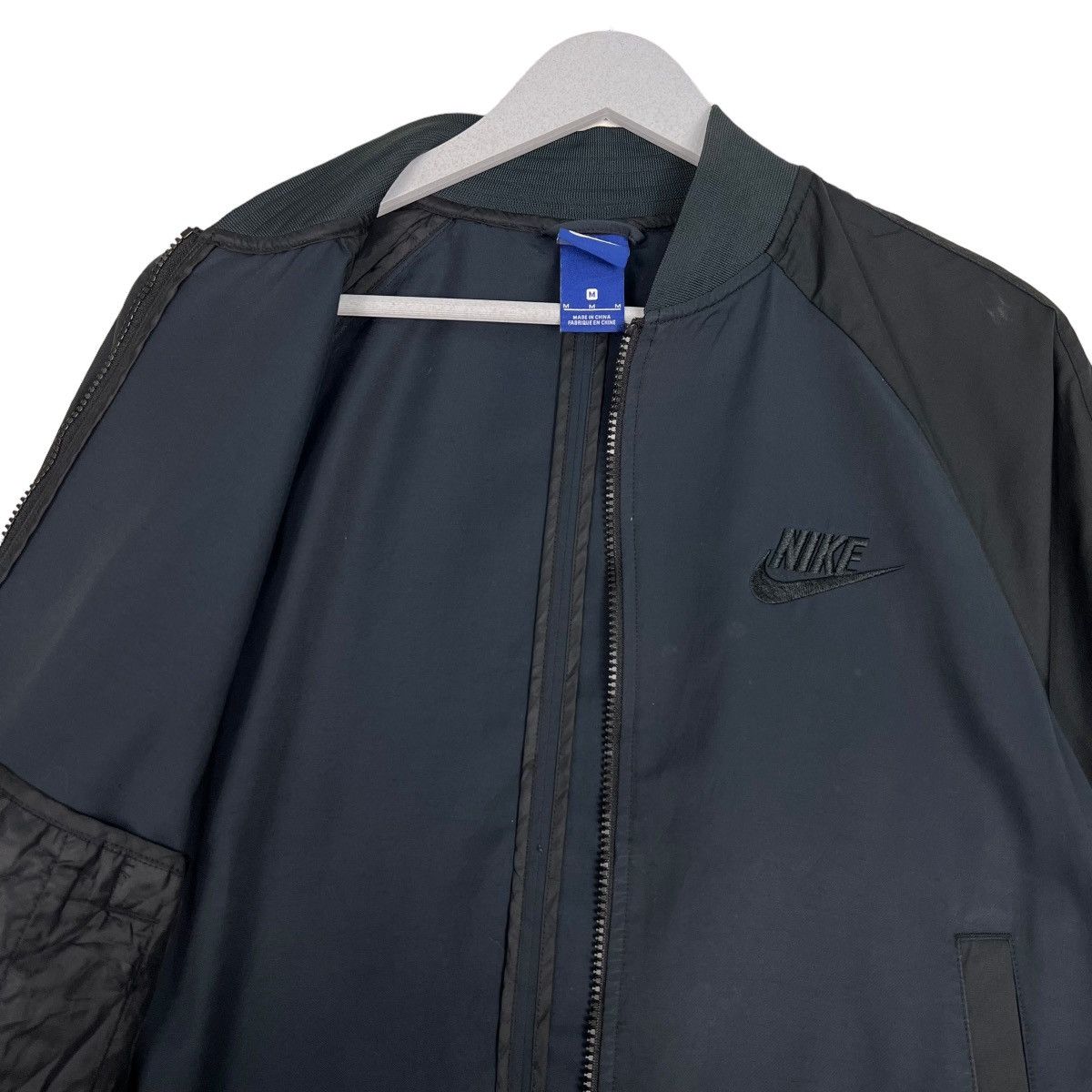 🔥 NIKE LIGHT BOMBER JACKET