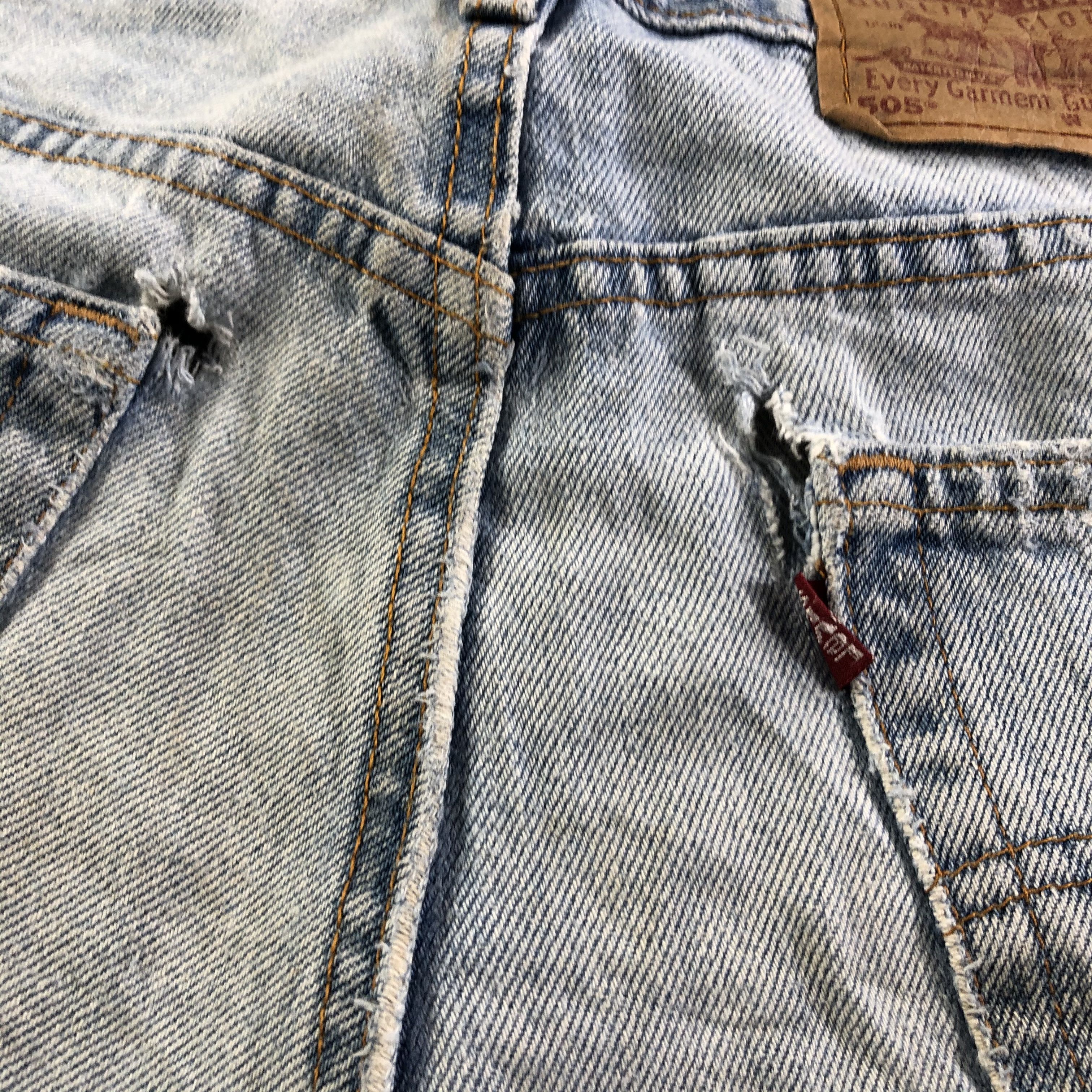 Levi's 90s Vintage Light Wash Levis 505 Jeans-J3239 Size US 33 - 8 Thumbnail