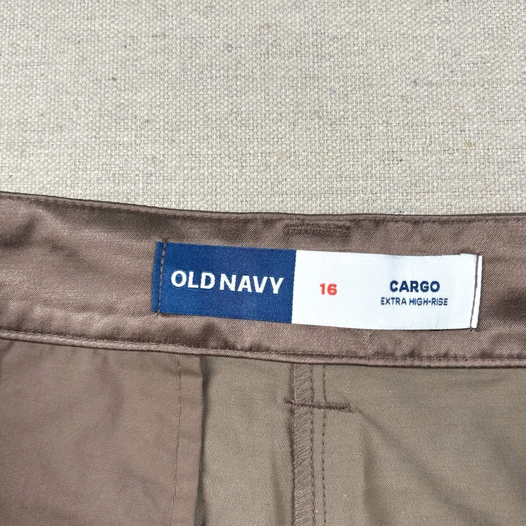 Old Navy Old Navy Cargo Pants Womens 16 Barrell Extra High-Rise Wide Leg Rose Gold Pink 16 Women Pants Wide-Leg Cargo Vintage? No, not vintage. Size 38" / US 16 / IT 52 - 3 Thumbnail