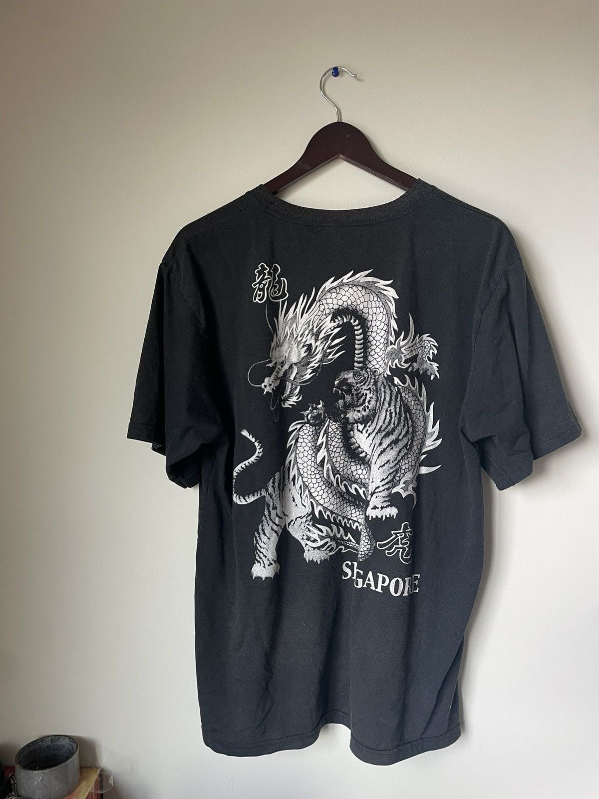 Vintage Y2K Singapore dragon tiger tee Size US XL / EU 56 / 4 - 4 Thumbnail