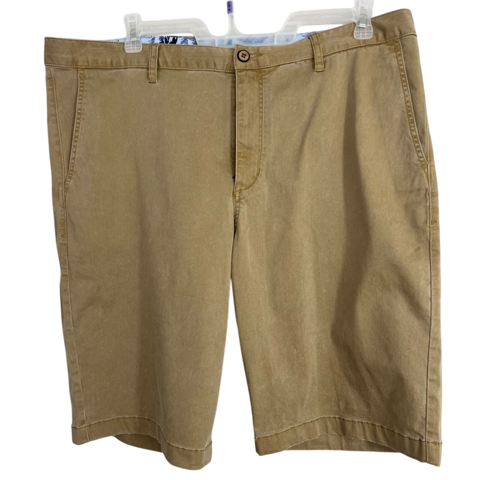 Tommy Bahama Tommy Bahama Men's Shorts Boracay 12” Chino 40 Tan NWT Golf Size US 40 / EU 56 - 1 Thumbnail
