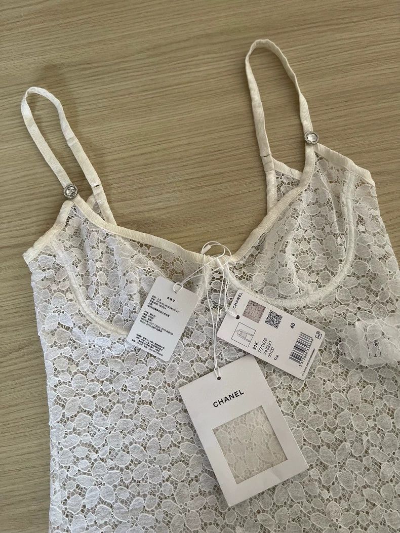 Chanel Chanel 21k white lace suspender Size S / US 4 / IT 40 - 4 Thumbnail