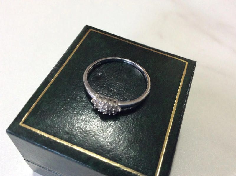 Other 9ct gold diamond set 4.4 g ring size O Size ONE SIZE - 6 Thumbnail