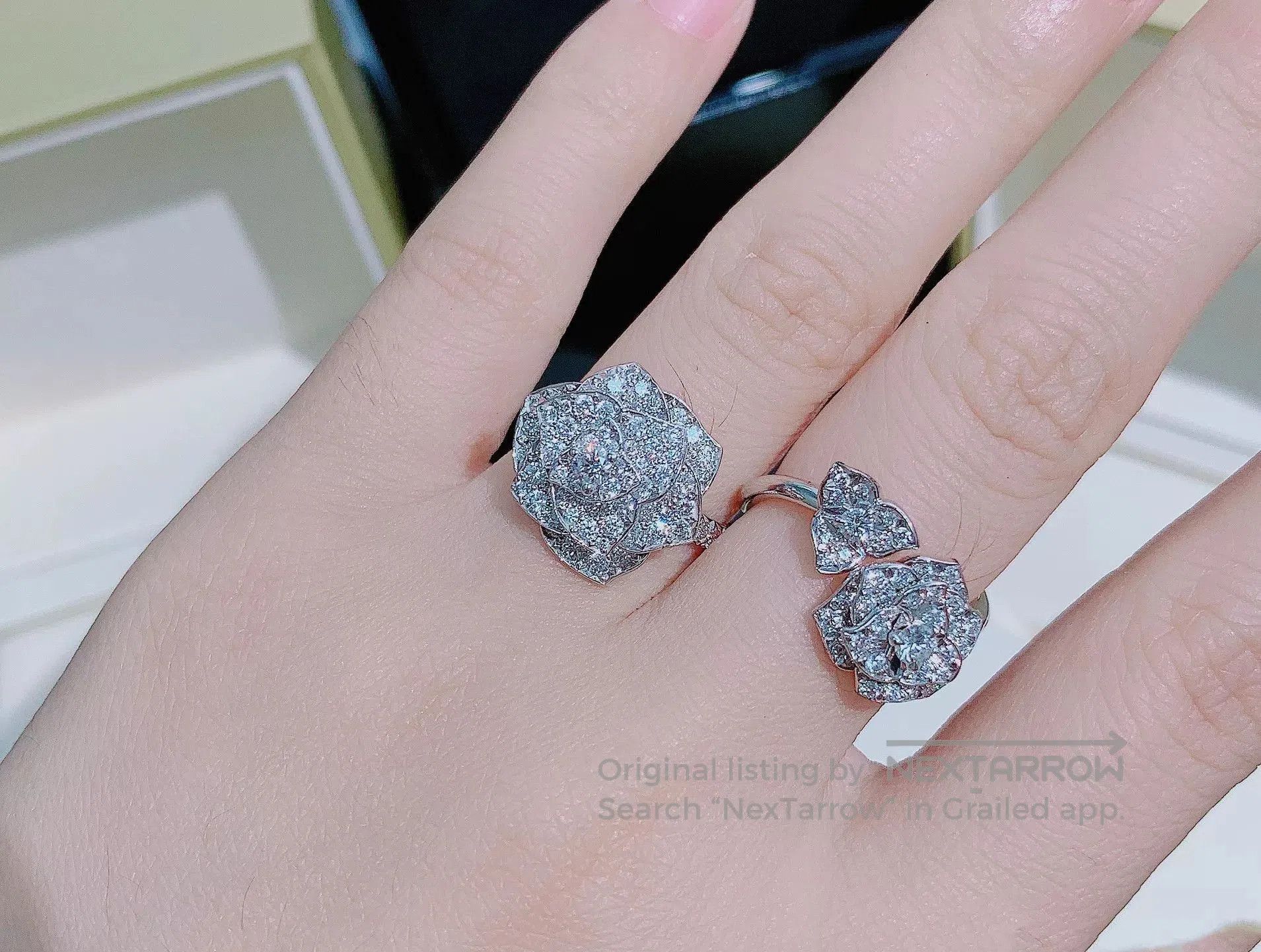 Piaget Piaget Rose Diamond Flower Ring. Size ONE SIZE - 5 Thumbnail