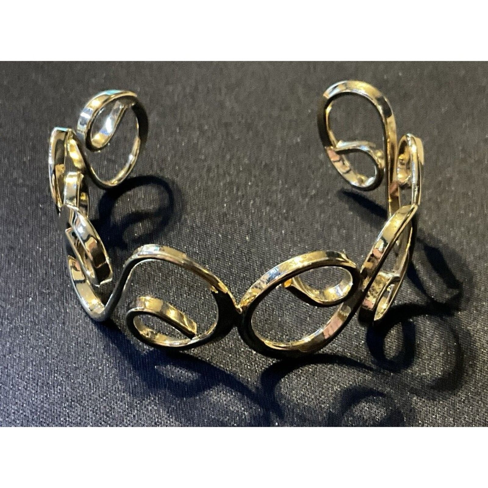 Other 6.75in Gold Tone Open Cuff Geometric Bracelet Size ONE SIZE - 3 Thumbnail