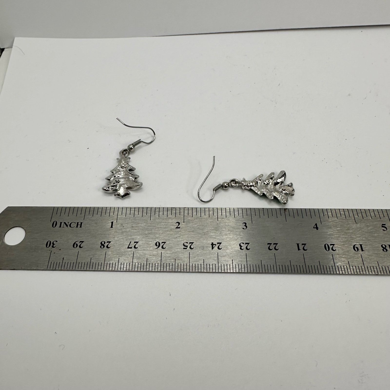 Other Green Enamel Christmas Trees Hook Dangle Earrings Holidays Size ONE SIZE - 6 Thumbnail