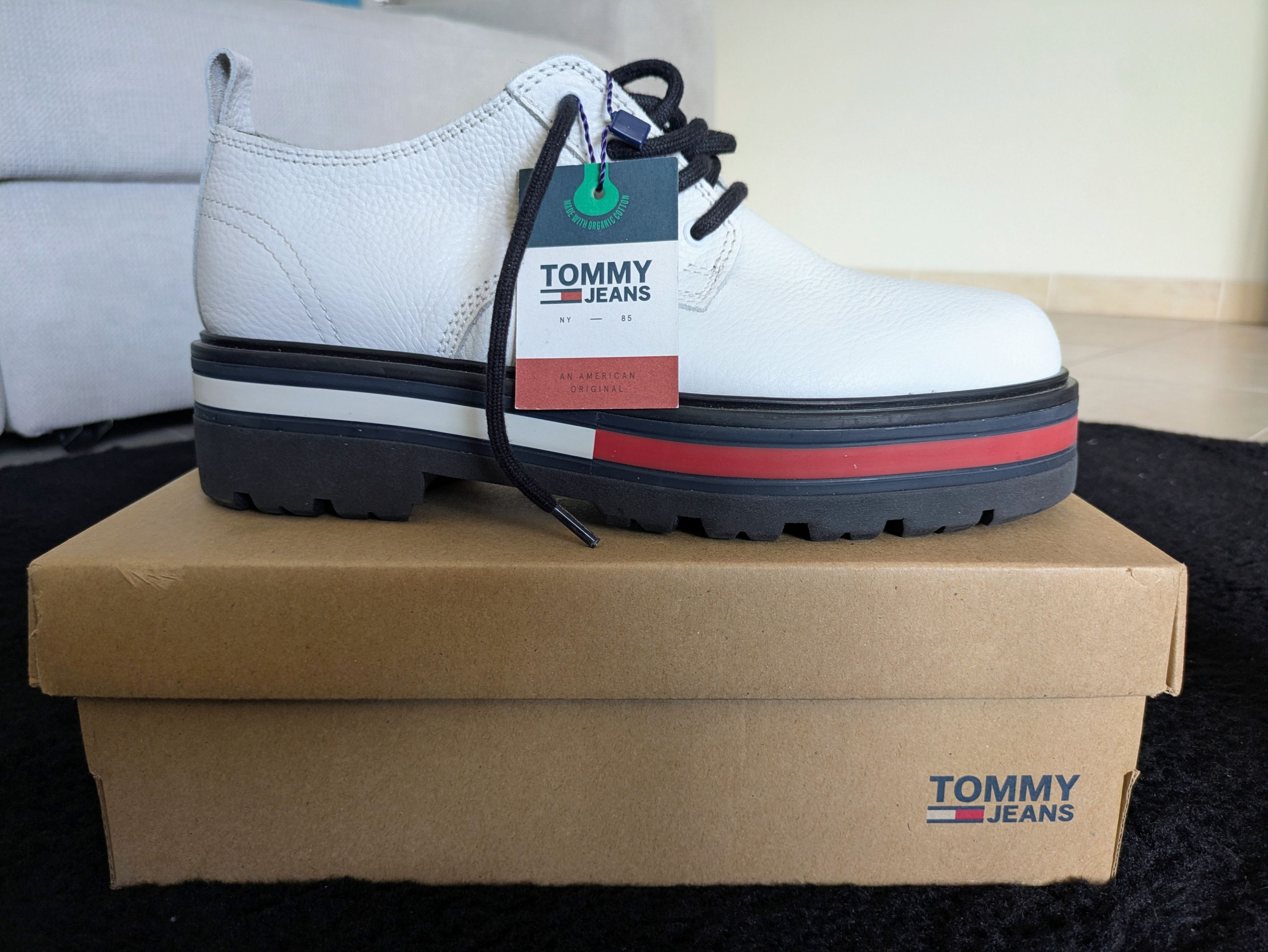 Tommy Hilfiger Chaussures blanches vintage Tommy Hilfiger Size US 11 / IT 41 - 1 Thumbnail