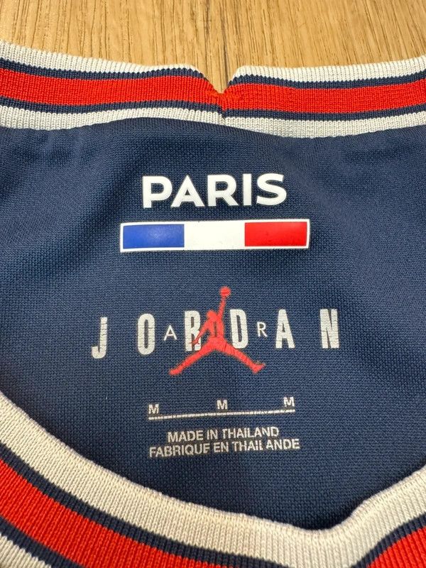 Jordan Brand Jordan PSG 2021/22 #10 Neymar JR Paris Saint Home Jersey M Size US M / EU 48-50 / 2 - 8 Thumbnail