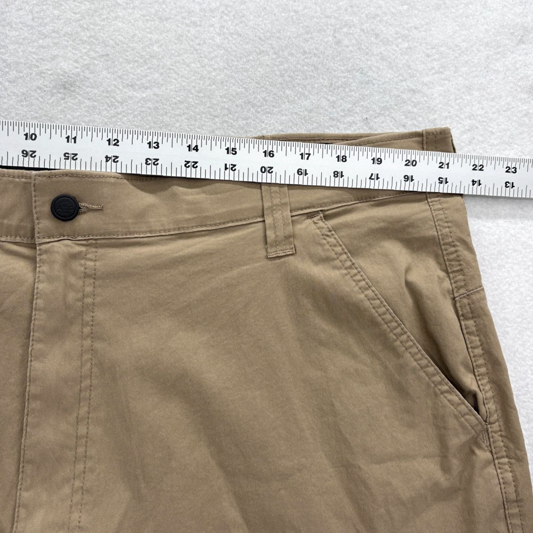 Wrangler Wrangler Cargo Shorts Mens 42 Beige Khaki Canvas Stretch Pockets 10in Inseam Regular Front Zip Summer Casual Travel Vintage No Size US 42 / EU 58 - 5 Thumbnail