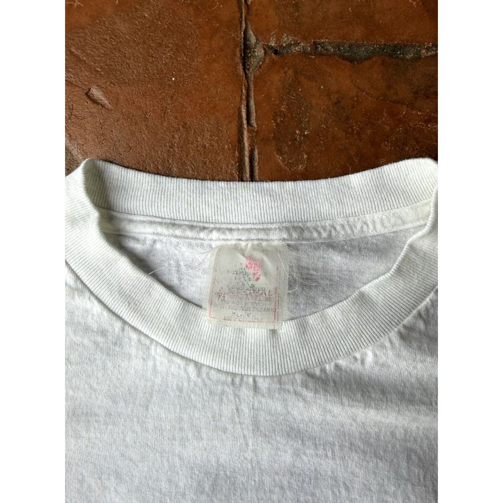 Marlboro VINTAGE Marlboro Cowboy Riding Horse T-Shirt XL White Cotton Graphic Print Crew Neck Short Sleeve Men Shirt Century 90s logo double-sided pockets"} Size US XL / EU 56 / 4 - 3 Thumbnail