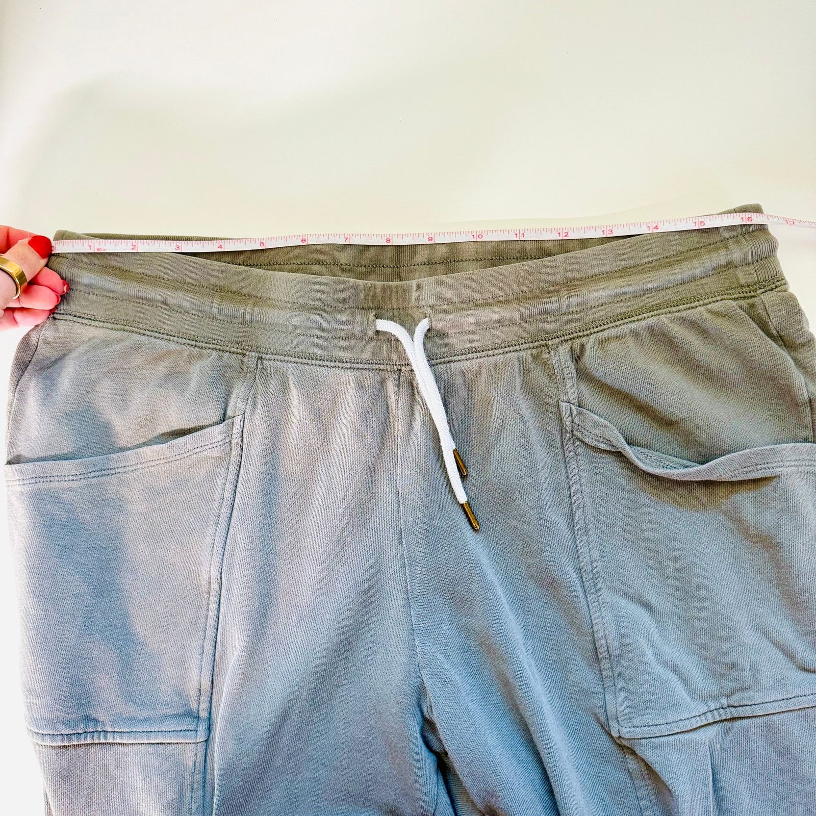 Old Navy OLD NAVY Olive Green Sweatpants Terry Joggers Pants Ankle M Size 30" / US 8 / IT 44 - 13 Thumbnail